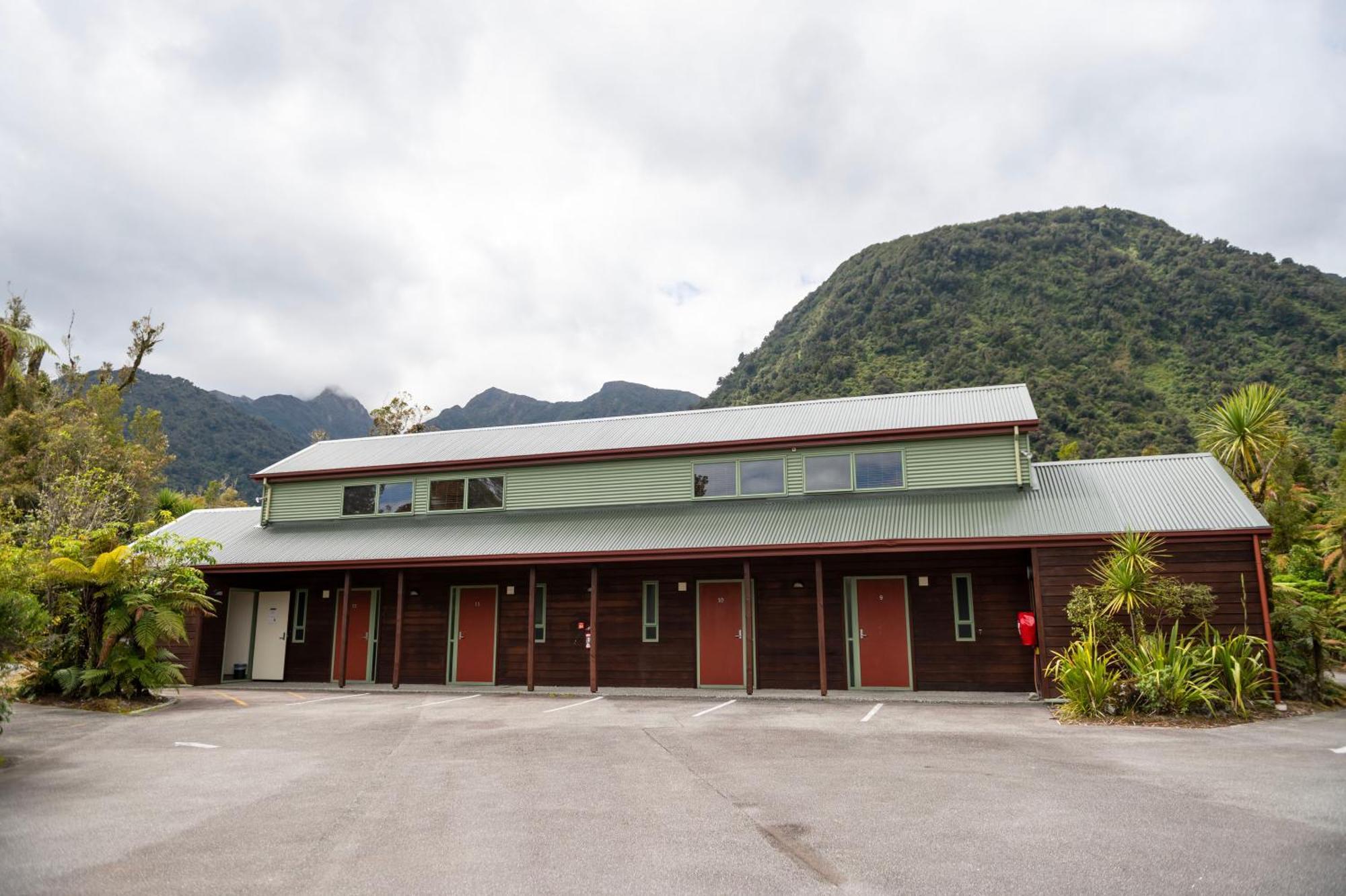 Punga Grove Motel Франц Джоузеф Екстериор снимка